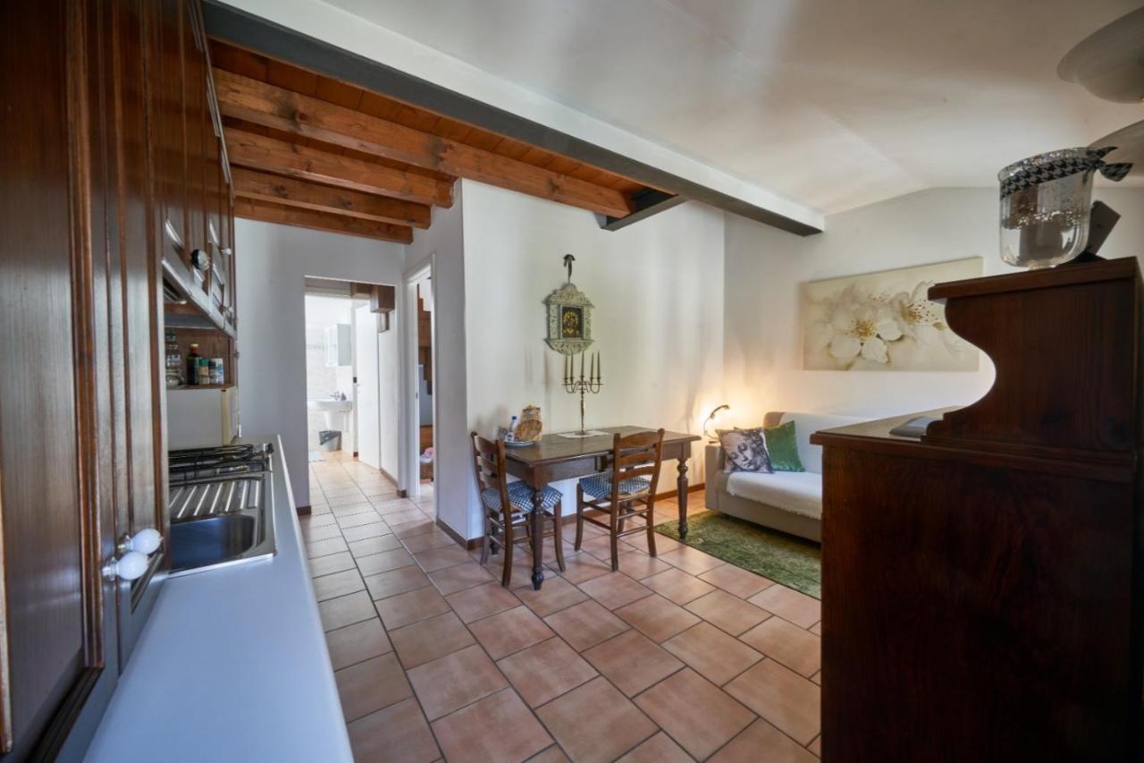 Porto Valentino Apartment Sirmione Extérieur photo